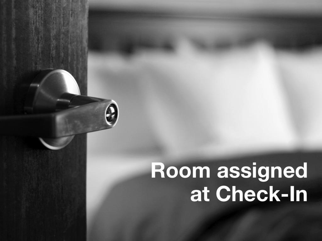 Hotel Aladdin​ - Couples Only​ Miami Springs Room photo
